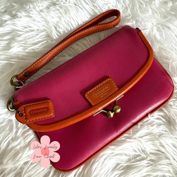 Rare y2k COACH Legacy Clutch Wristlet
